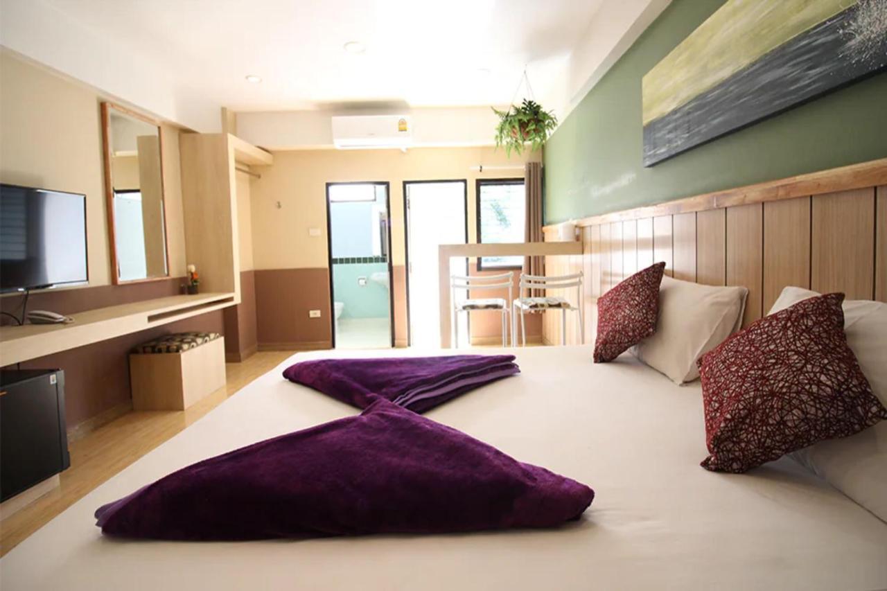 Kaya Place Bangkok Bagian luar foto