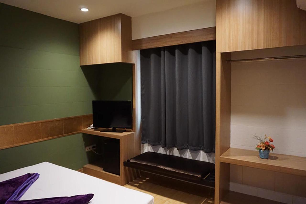 Kaya Place Bangkok Bagian luar foto