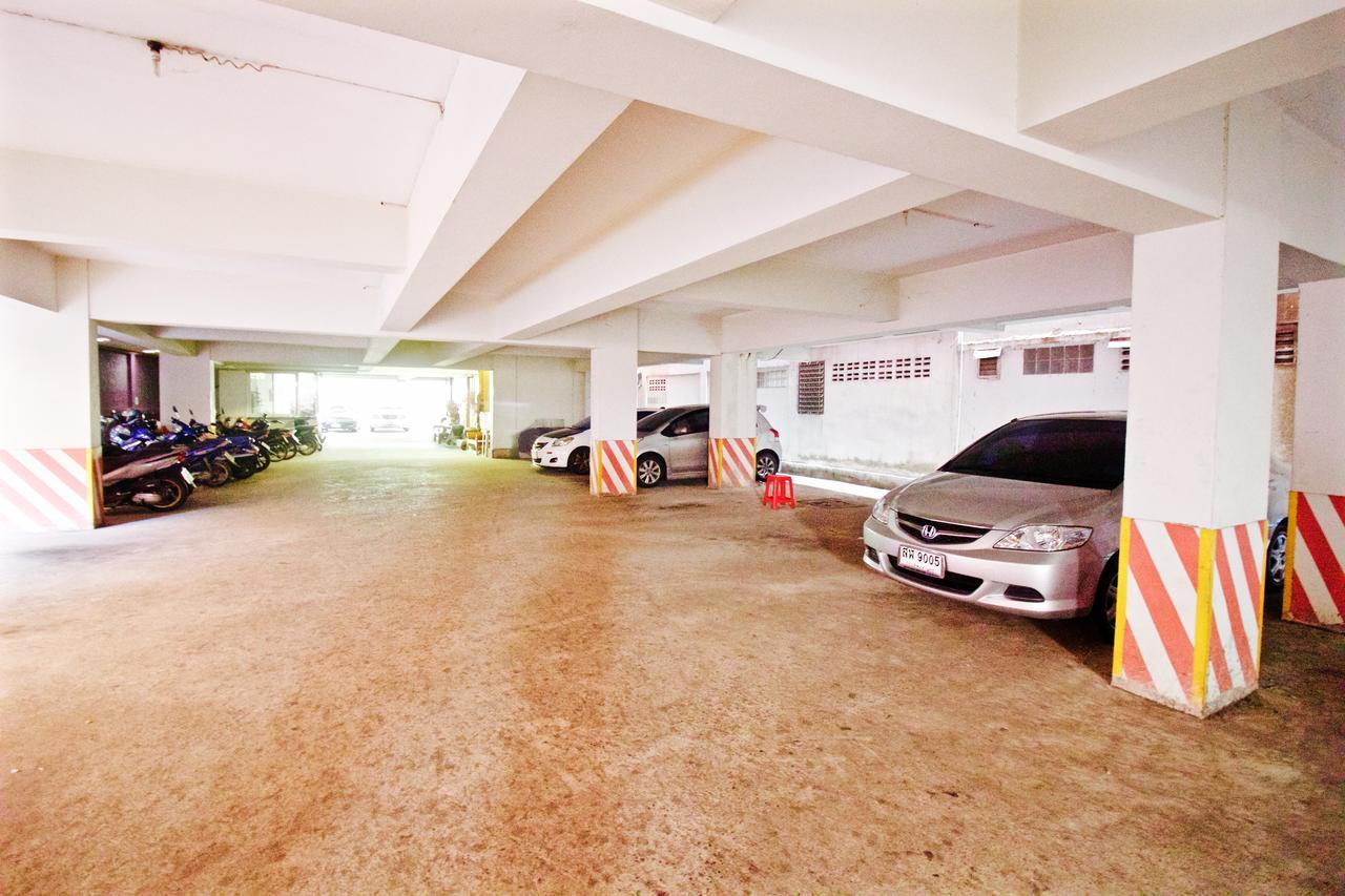 Kaya Place Bangkok Bagian luar foto